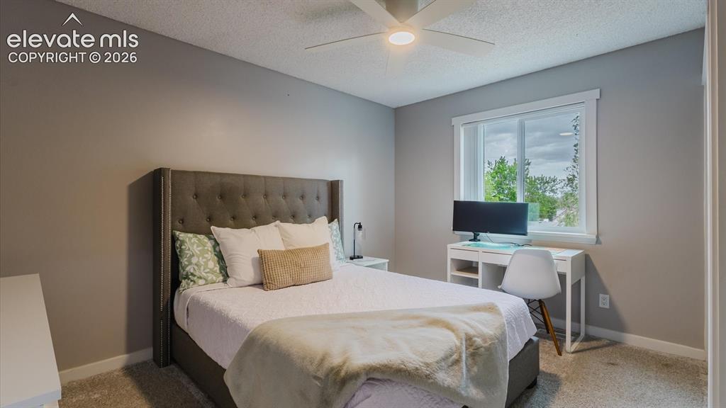 Image 18 of 36: Bedroom