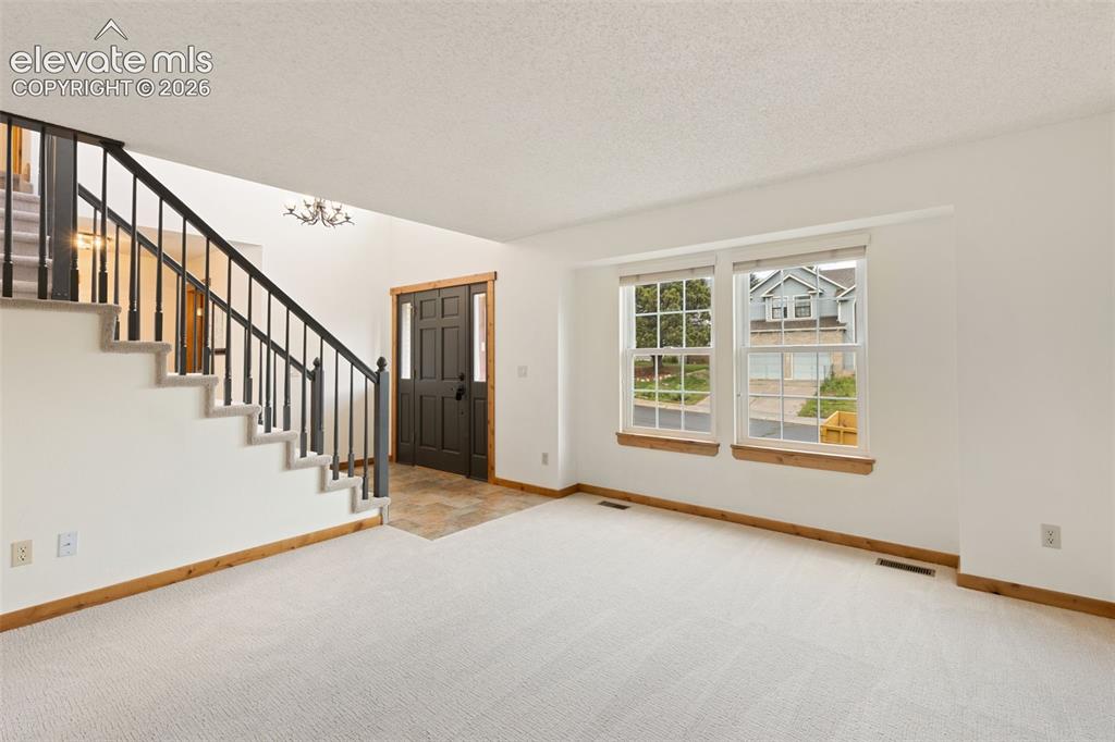 Image 4 of 47: Entry