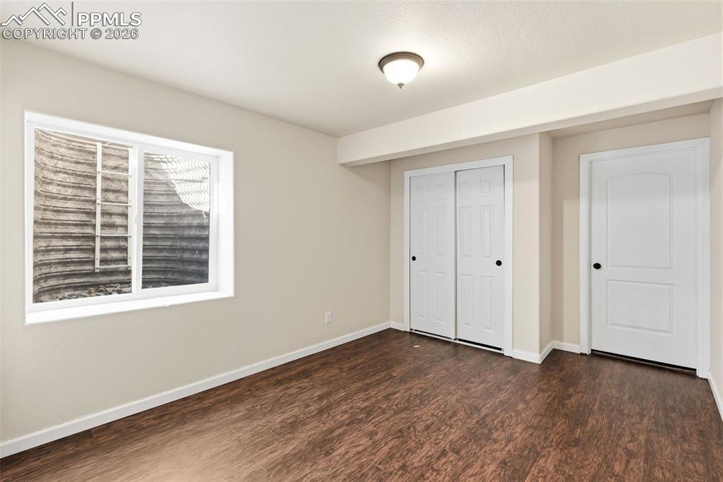 Image 20 of 27: Bedroom