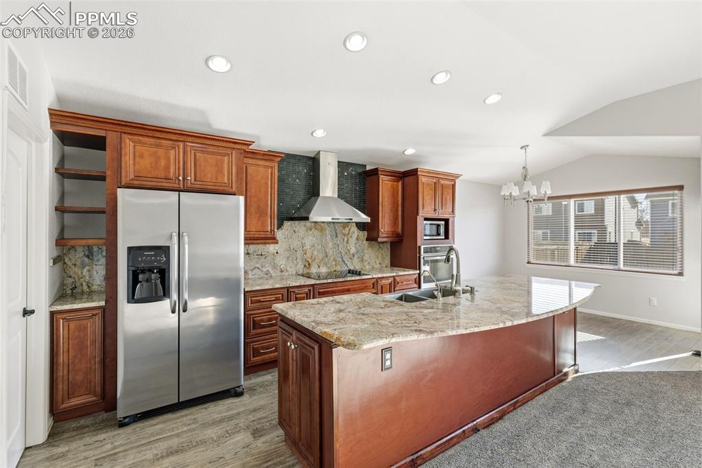 Image 5 of 27: Kitchen