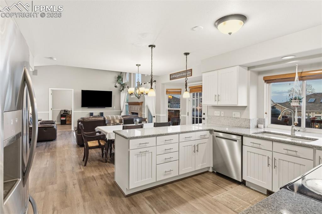 Image 13 of 35: Kitchen