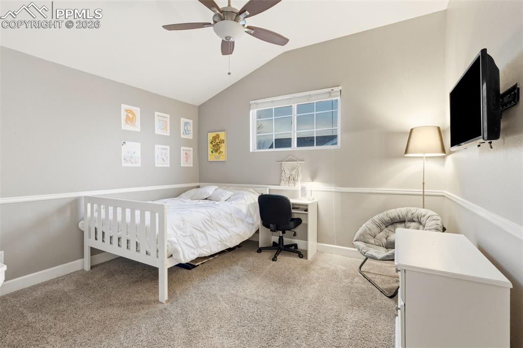 Image 24 of 35: Bedroom