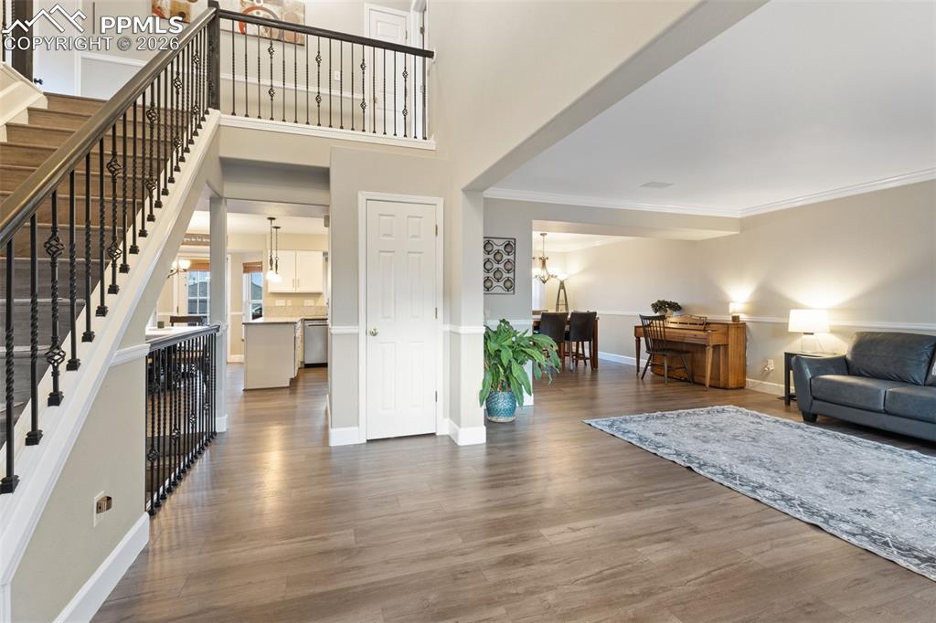 Image 8 of 35: Welcoming entry