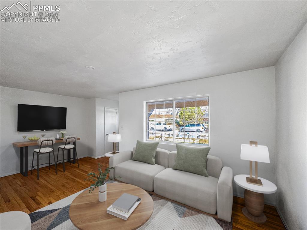 Image 4 of 9: Virtually Staged