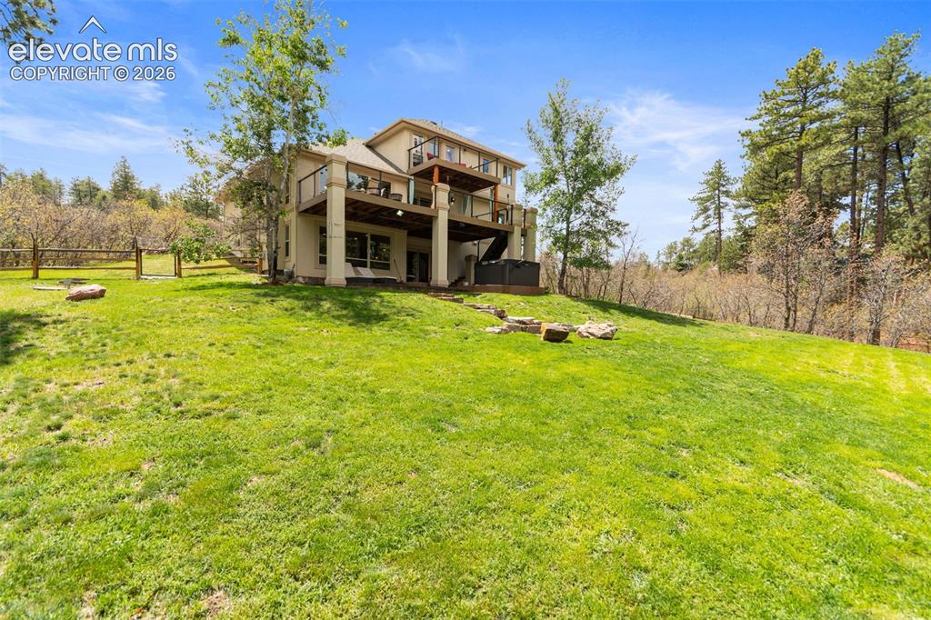 Image 47 of 50: Fenced yard! Great for the dogs and kids.