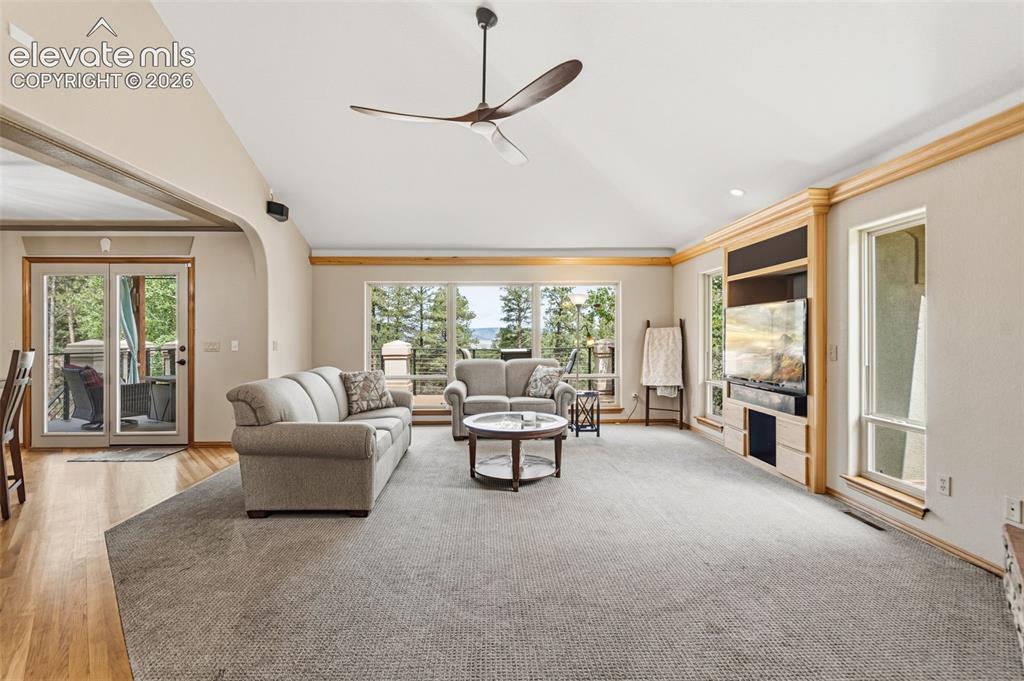 Image 5 of 50: Great Room