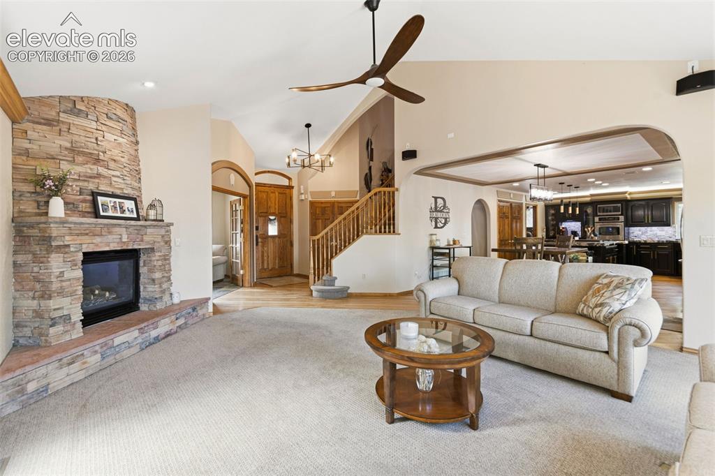 Image 8 of 50: Great Room