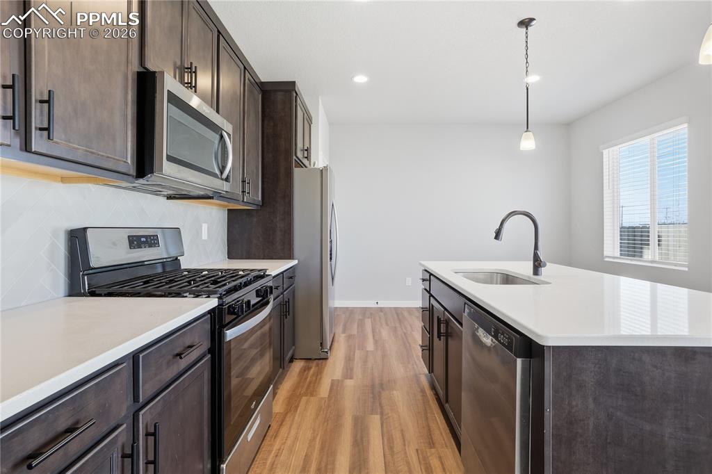 Image 3 of 18: Kitchen