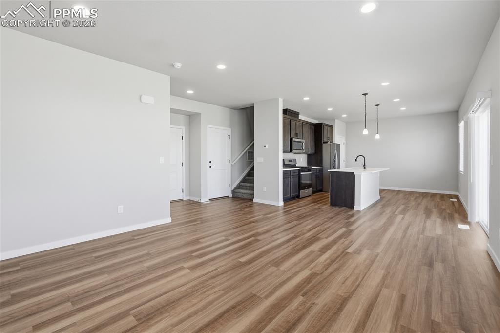 Image 6 of 18: Living Room