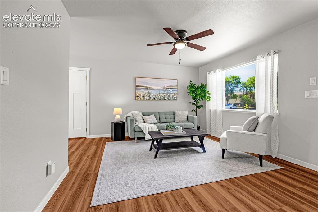Image 5 of 32: Living Room