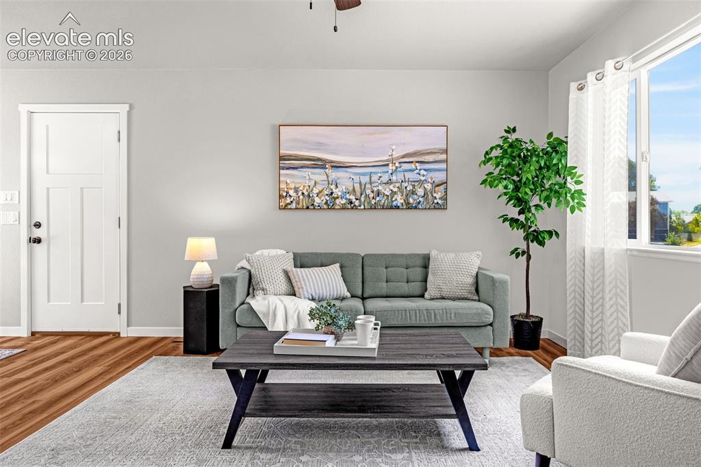 Image 6 of 32: Living Room