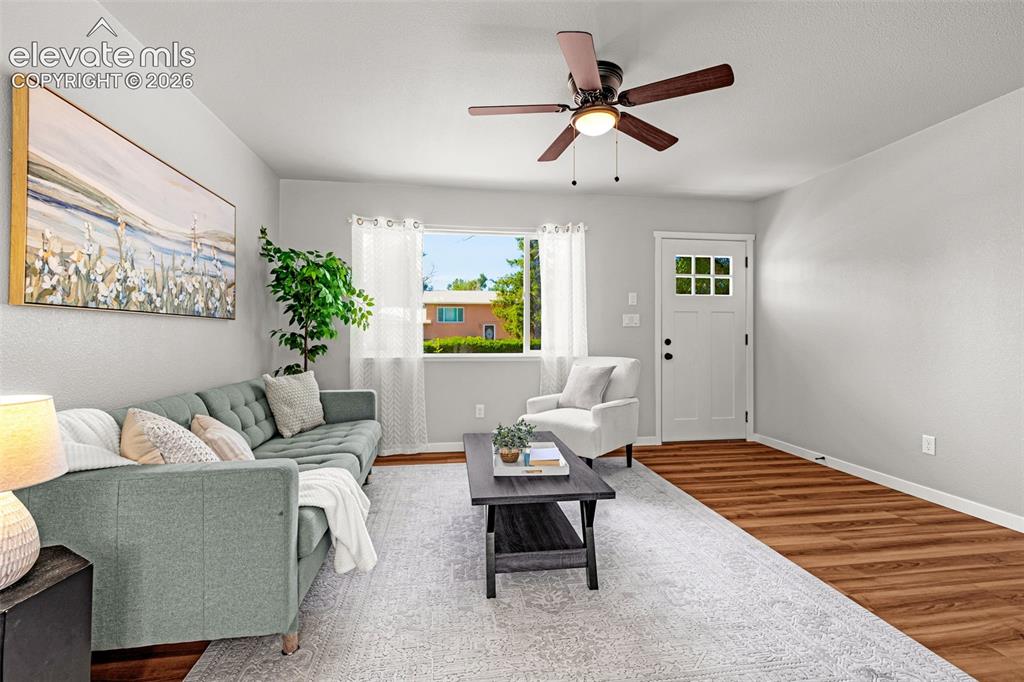 Image 7 of 32: Living Room