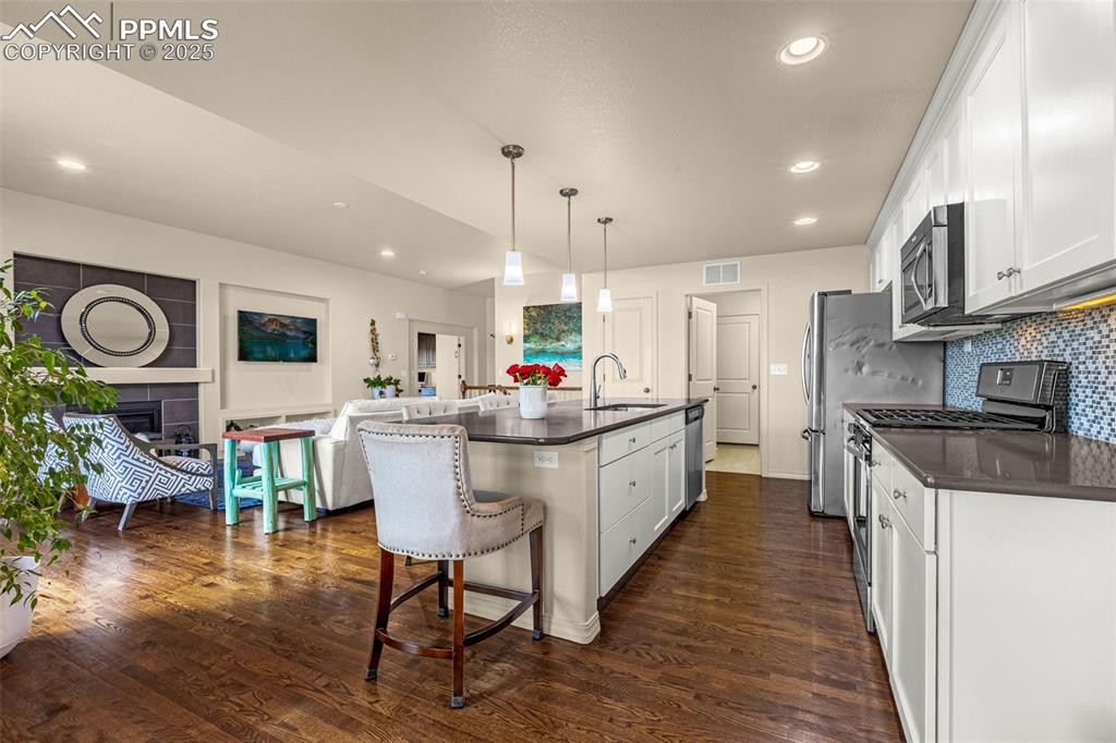 Image 10 of 48: Kitchen