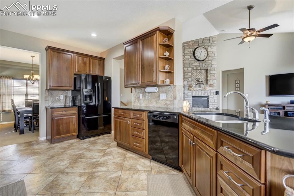 Image 12 of 49: Kitchen