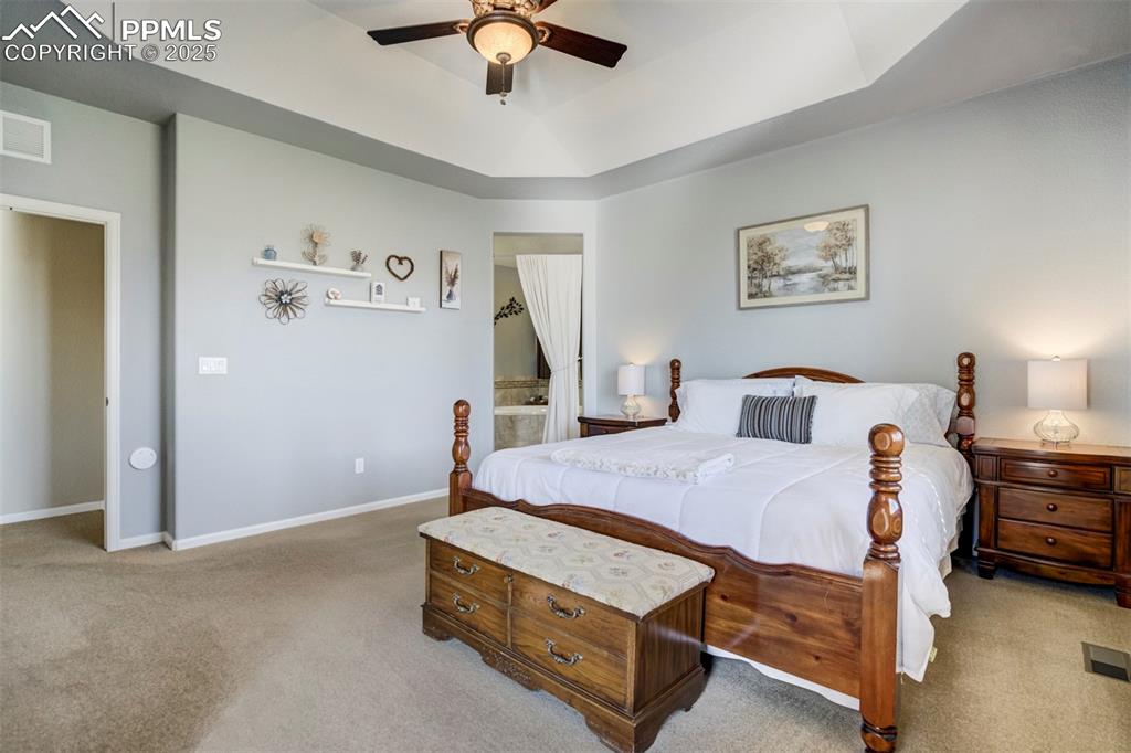 Image 18 of 49: Bedroom