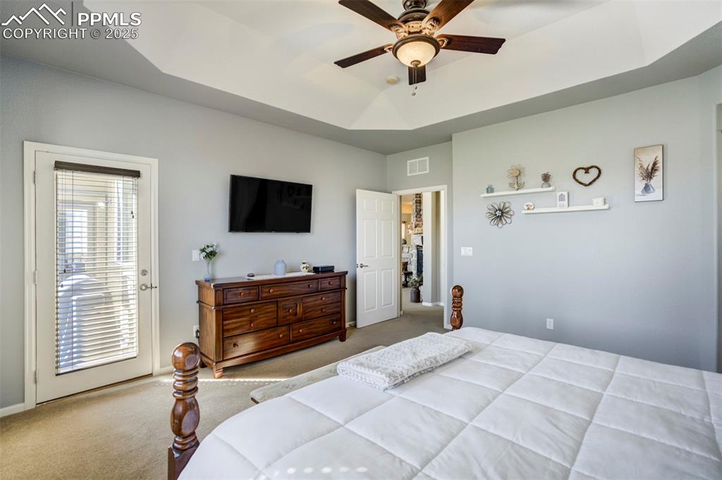 Image 19 of 49: Bedroom