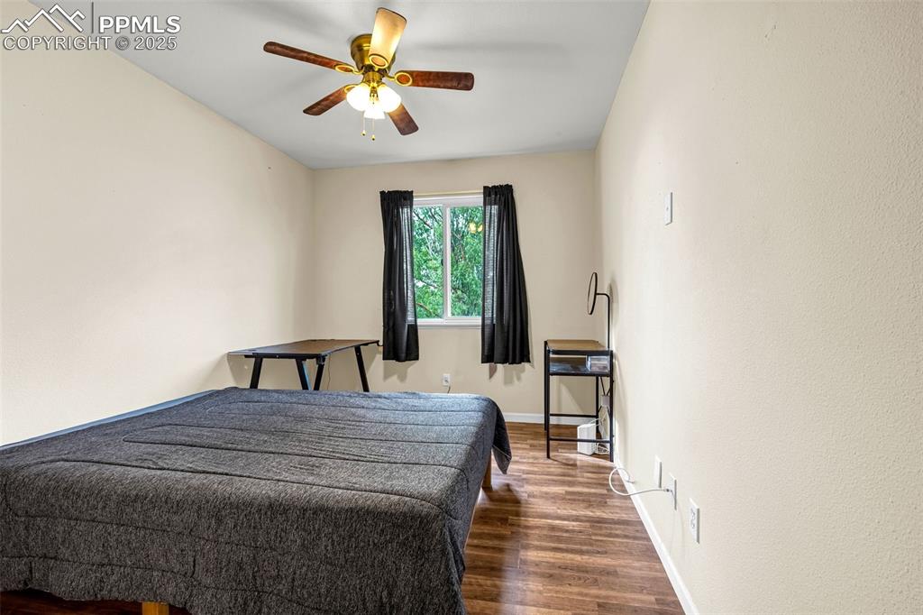 Image 13 of 29: Bedroom