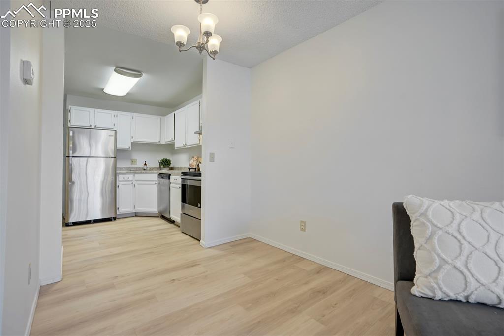 Image 11 of 33: Kitchen