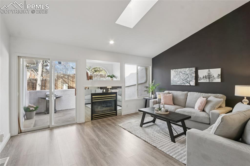 Image 15 of 31: Living Room