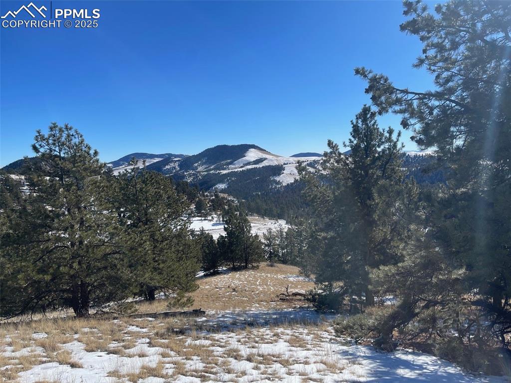 Image 11 of 12: Mountain view