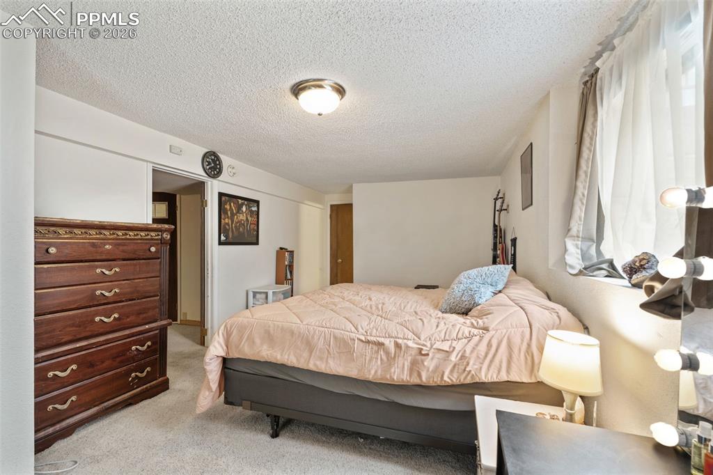 Image 15 of 25: Bedroom