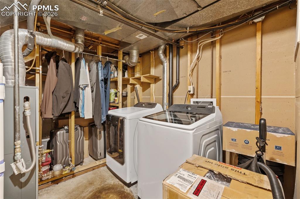 Image 22 of 25: Laundry