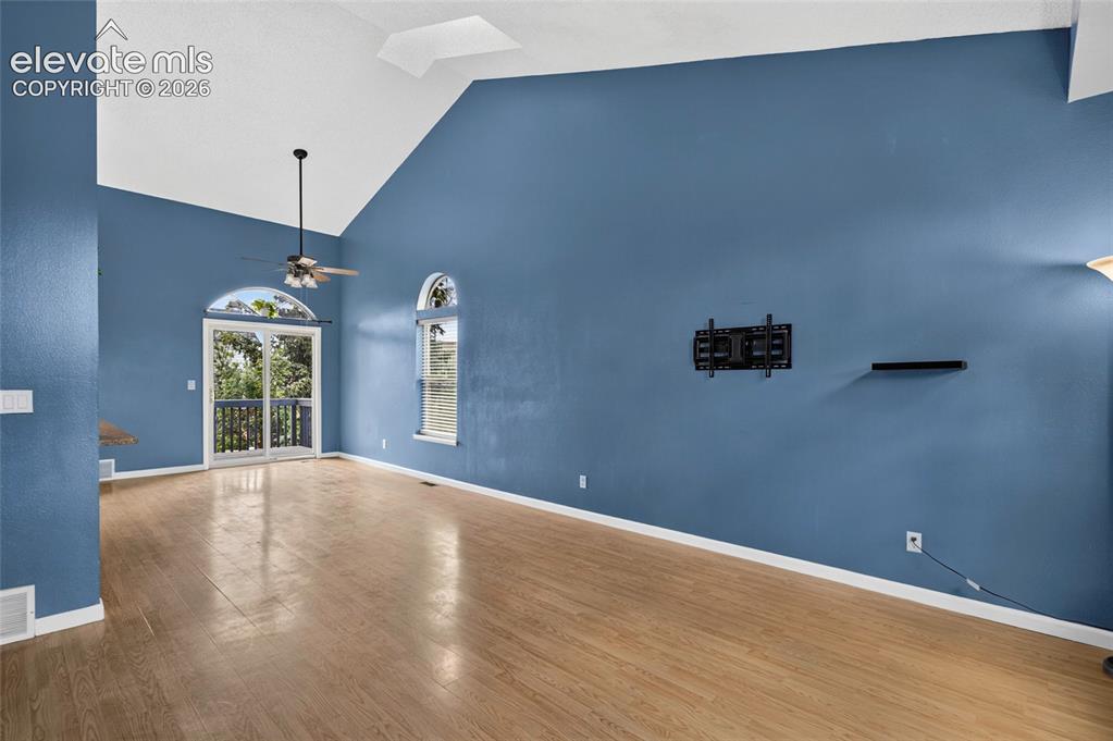 Image 19 of 44: Living Room