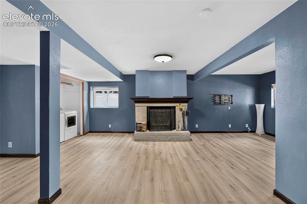 Image 33 of 44: Family Room