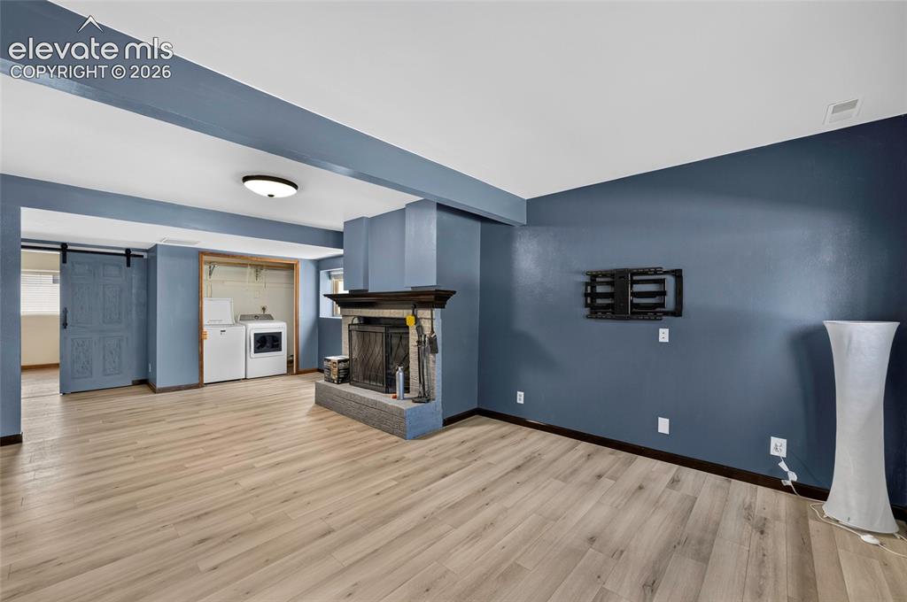 Image 36 of 44: Family Room