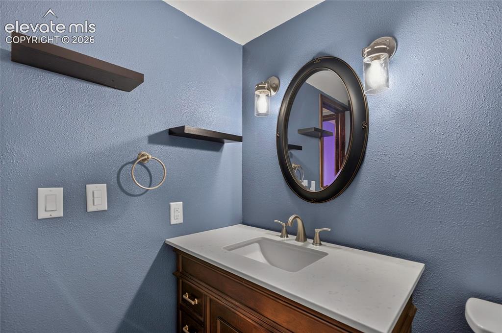 Image 42 of 44: Bathroom