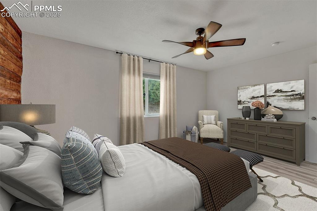 Image 17 of 40: Bedroom