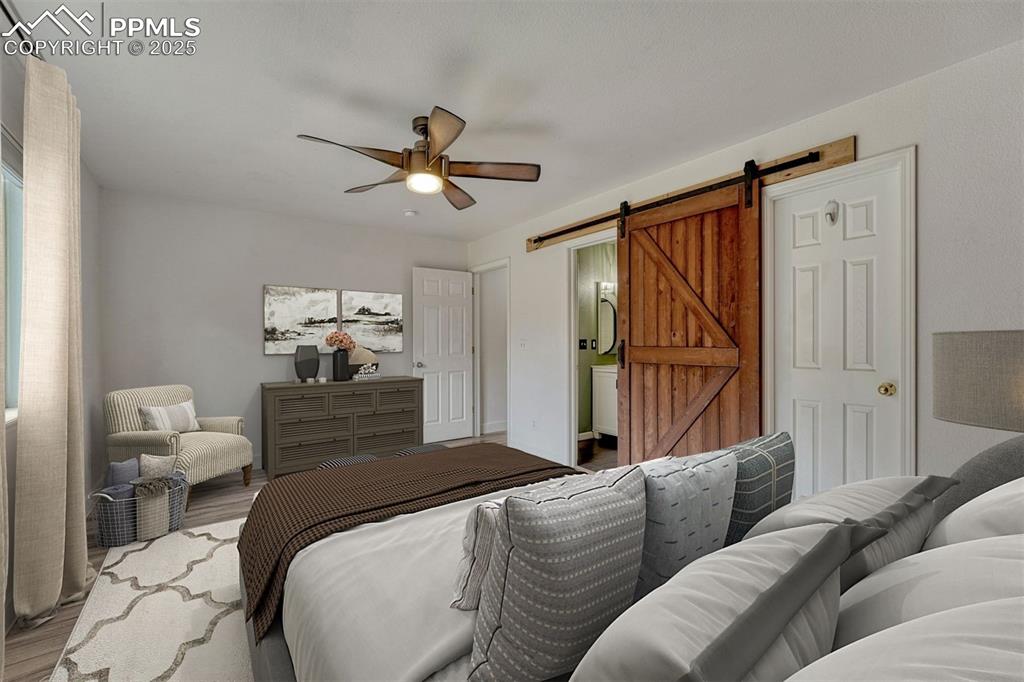 Image 18 of 40: Bedroom