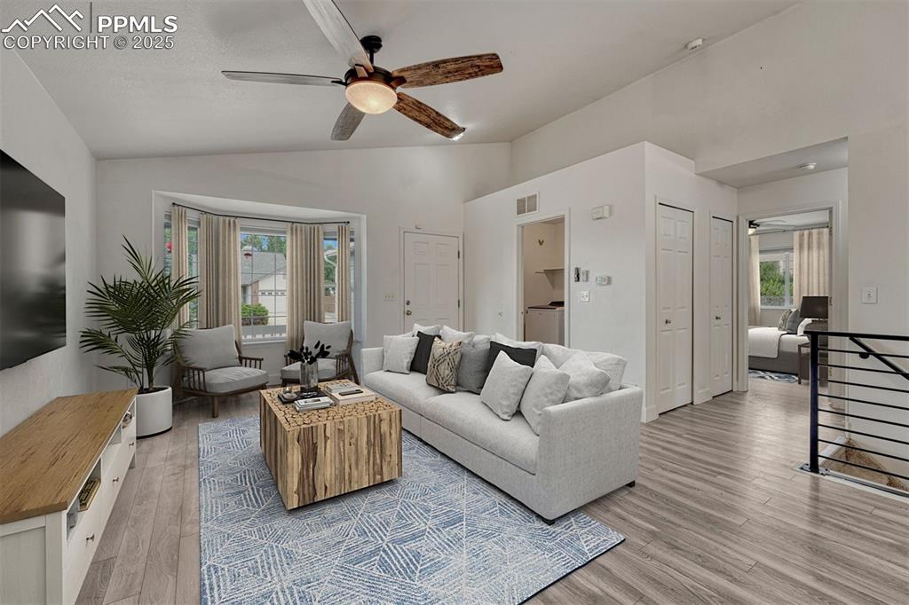 Image 5 of 40: Living Room