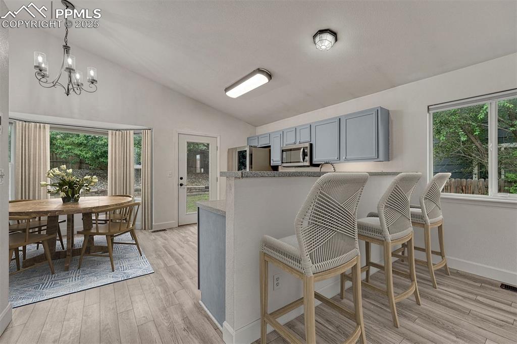 Image 9 of 40: Kitchen