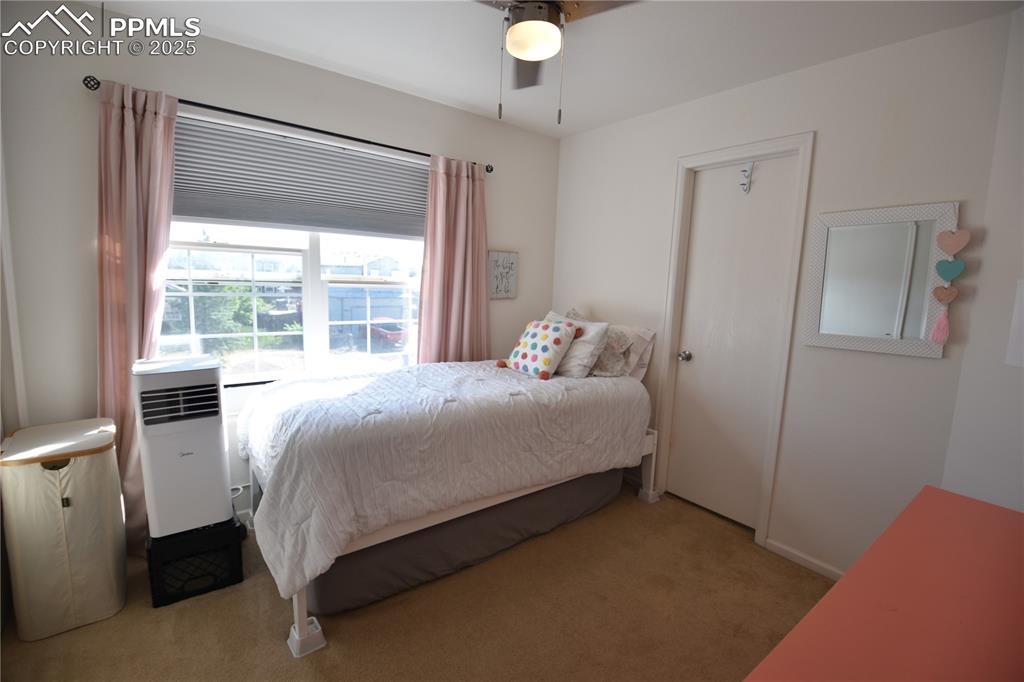 Image 14 of 21: Bedroom