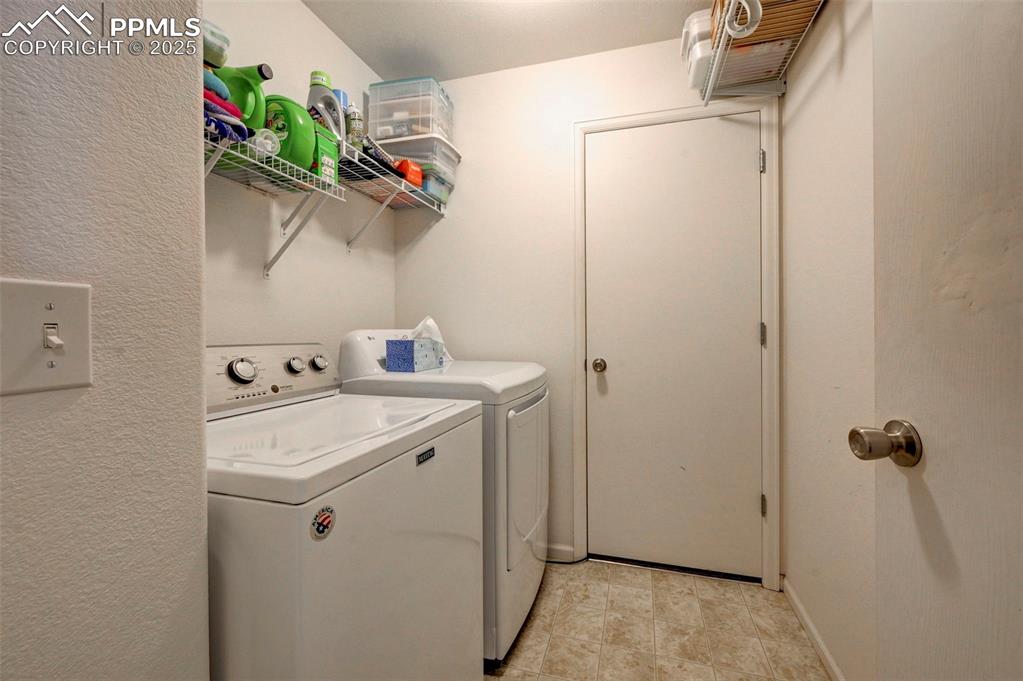 Image 27 of 32: Laundry