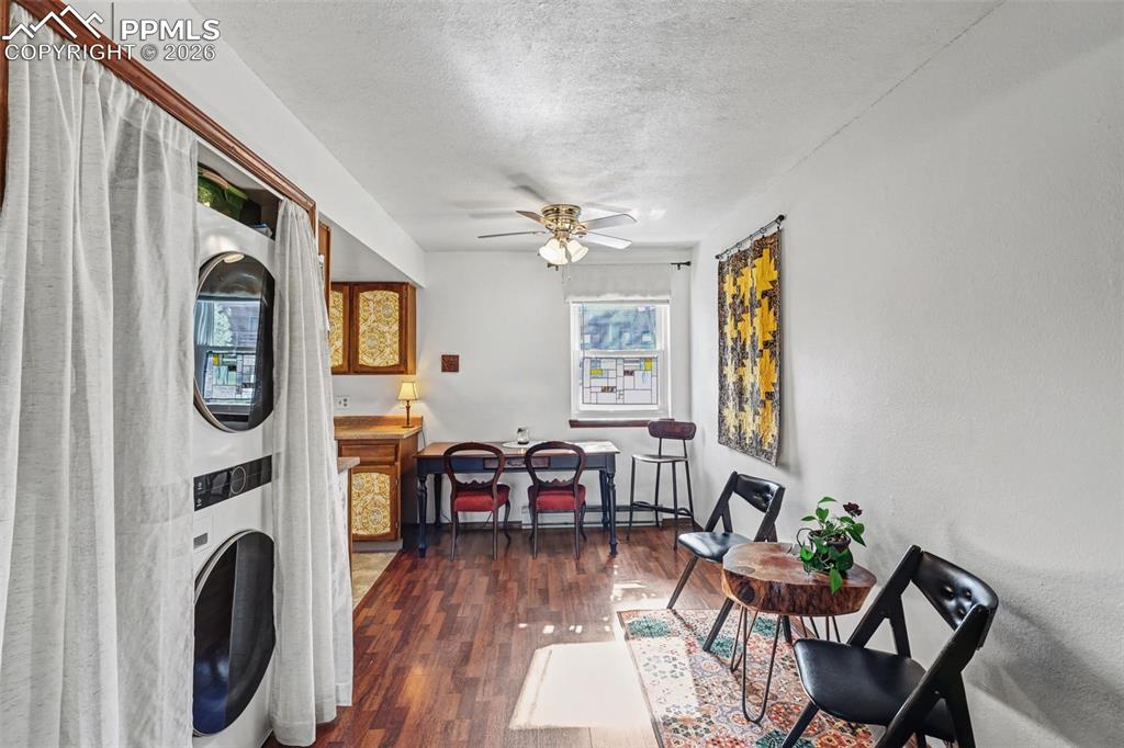 Image 8 of 20: Dining Area