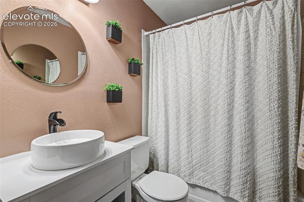 Image 9 of 23: Full upper level bathroom