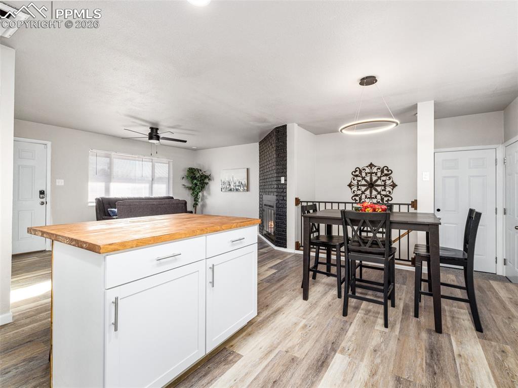 Image 5 of 18: Kitchen