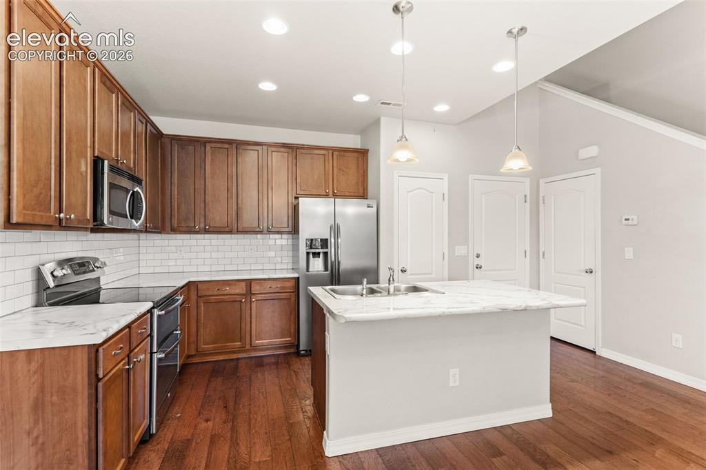 Image 10 of 29: Kitchen