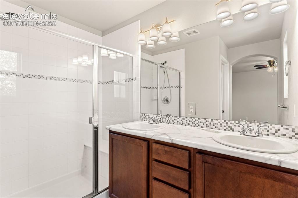 Image 19 of 29: Primary bathroom