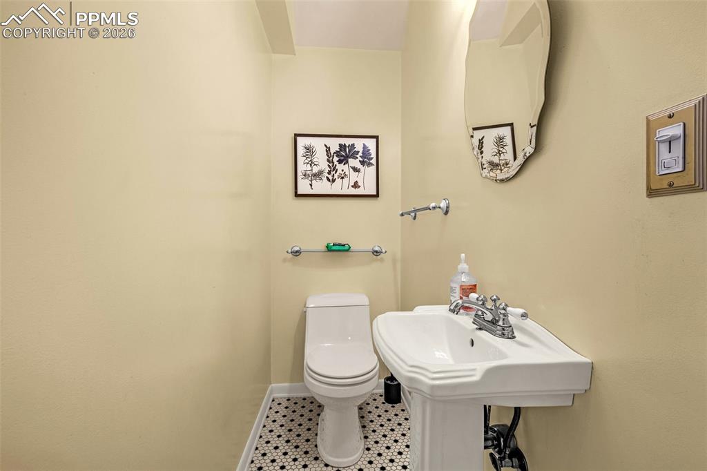 Image 13 of 45: Bathroom