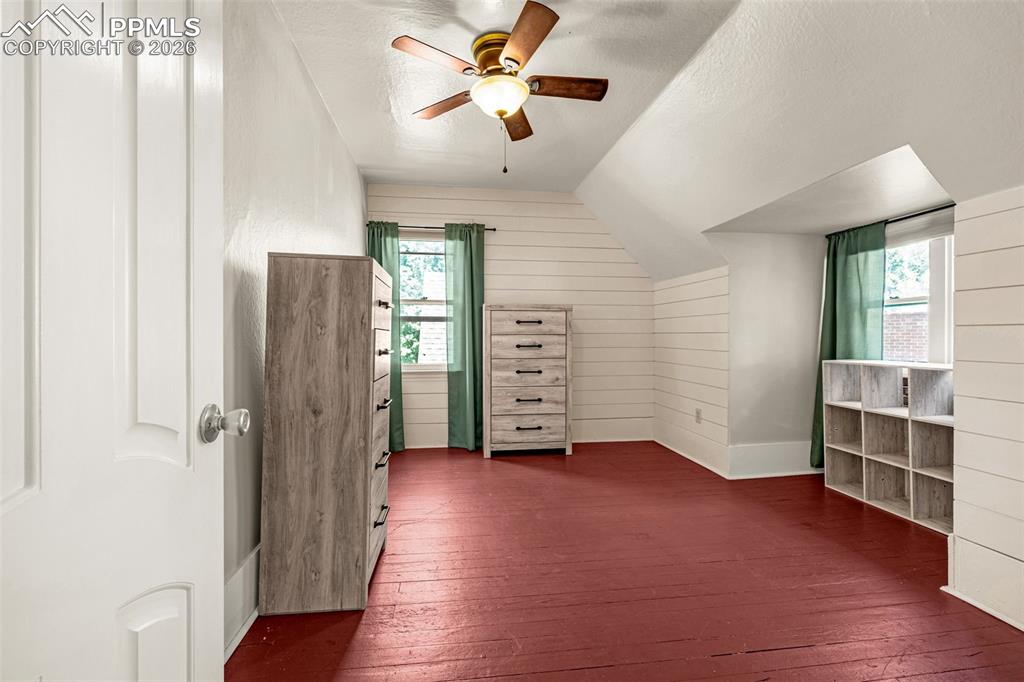 Image 14 of 45: Bonus Room