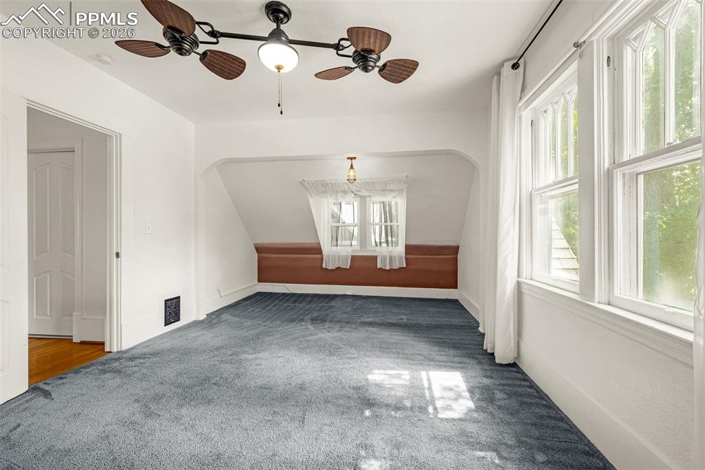 Image 16 of 45: Bonus Room