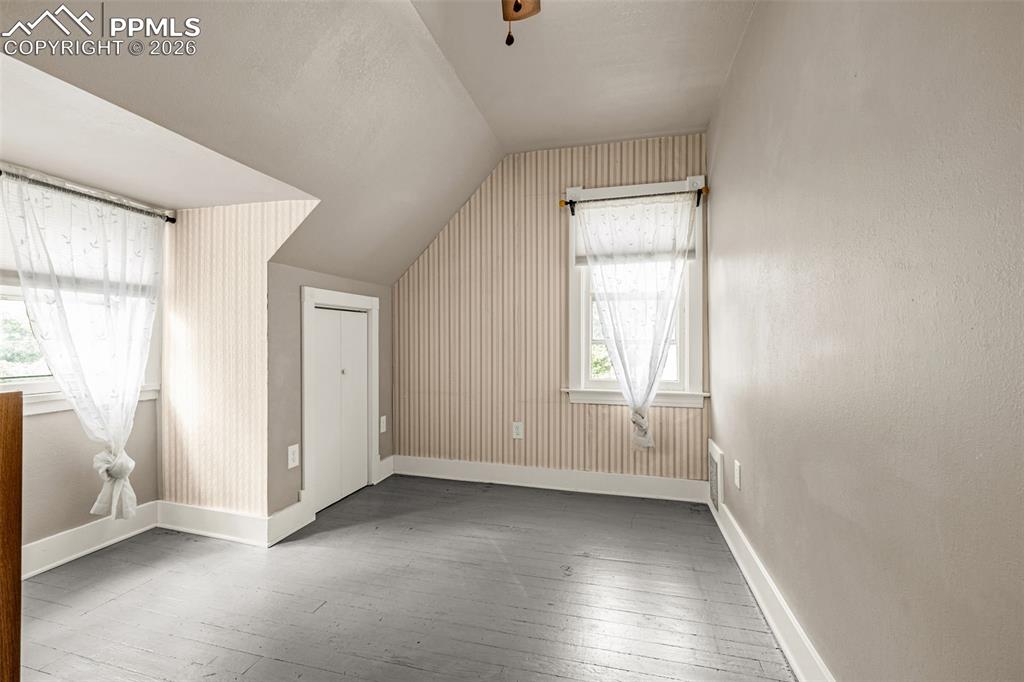 Image 20 of 45: Bonus Room