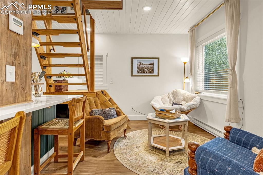 Image 35 of 45: Sitting Room