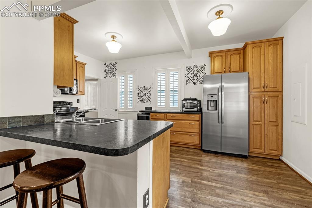 Image 9 of 45: Kitchen