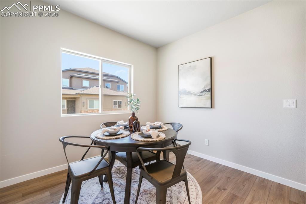 Image 13 of 50: Kitchen