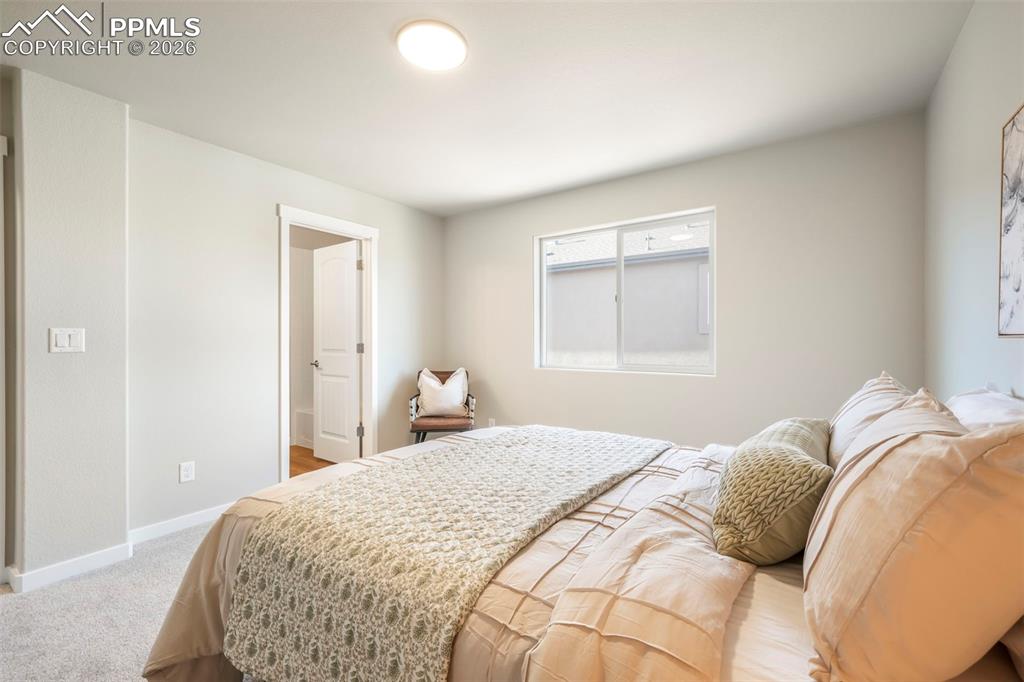 Image 18 of 50: Dining Area