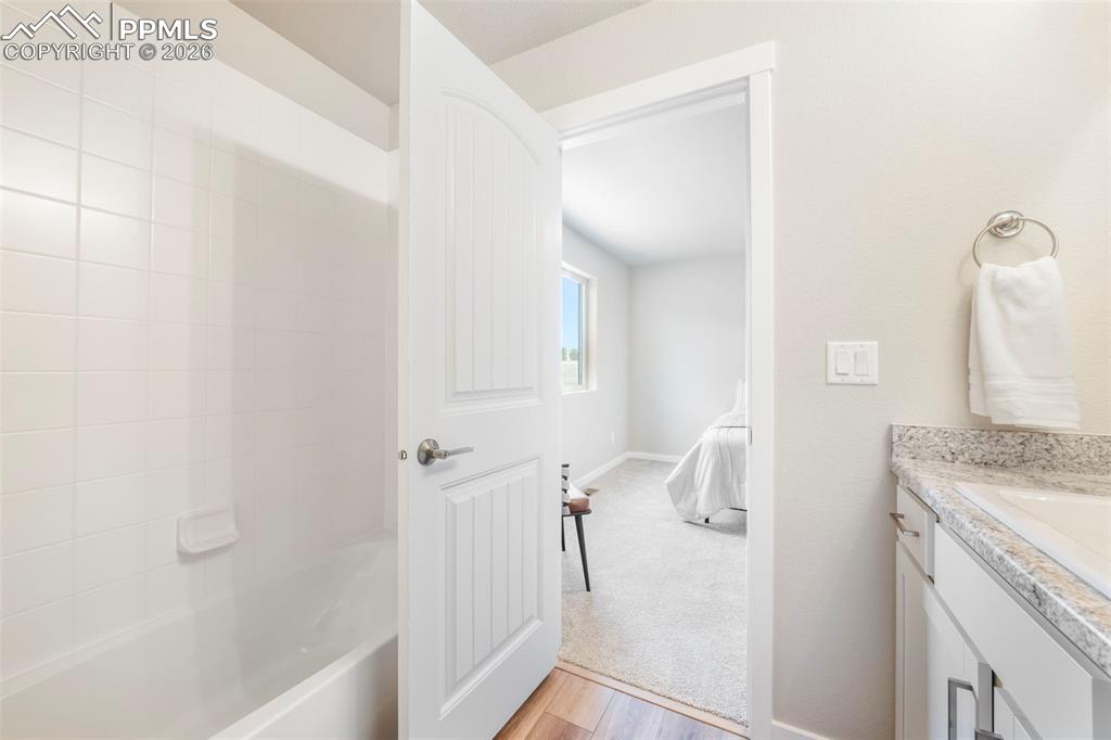 Image 22 of 50: Bedroom